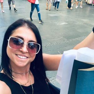 Meet your Posher, Jen